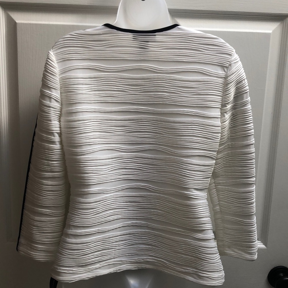 Black/White Blouse - Picture 5 of 5